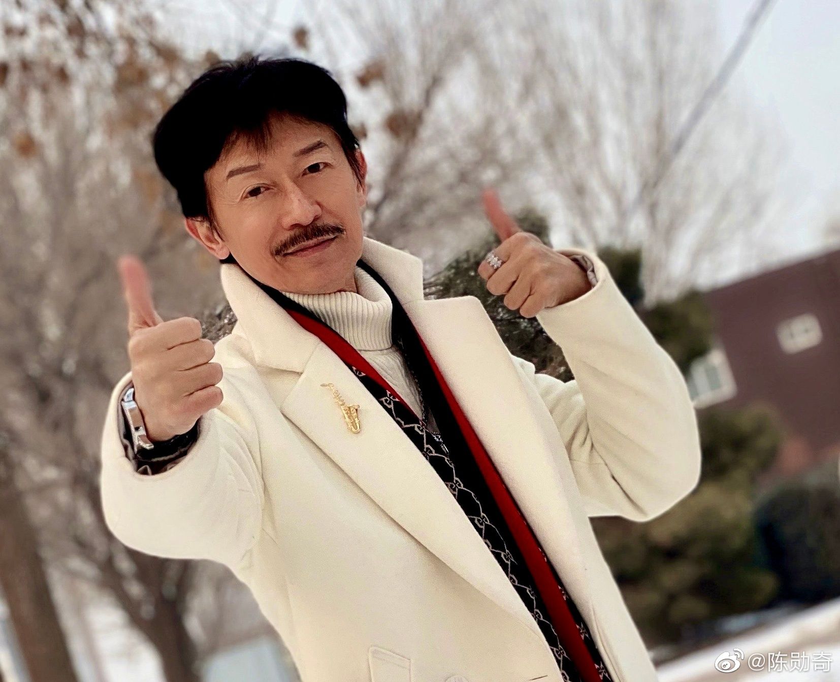曾和成龍並駕齊驅！73歲男星「愛女跳樓身亡」2年後患罕癌　暴瘦15公斤「出門無人認出」近況曝光