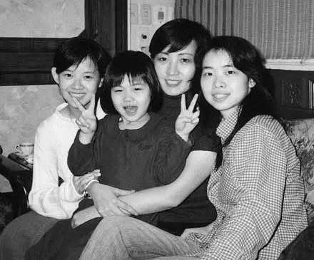 被吳宗憲嘲「賠錢貨」!她曾被爆「當黃子佼的小三」受眾人辱罵 與初戀復合「相守20年不婚不孕」