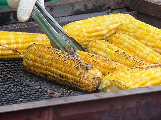 台語「卡季」是什麼意思？買烤玉米「聽熟客點餐」好困惑：不用炸啊　老饕解答大讚「蠻懂點的」