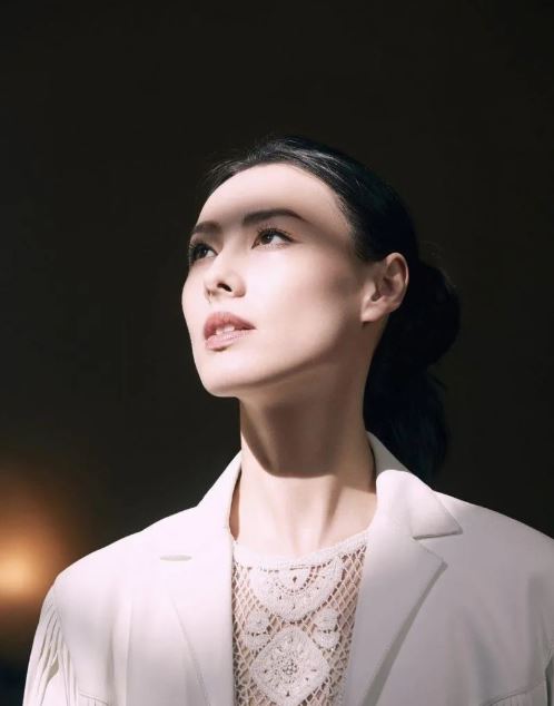 21歲就當媽！女星為李嘉誠二代「連生3子無名分」　知情人士卻讚「她才是最後贏家」