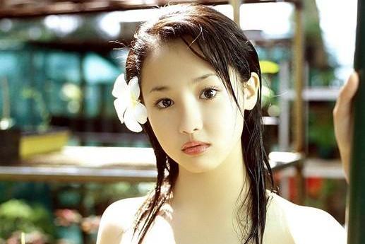 當年是國民女神！氣質女星憑藉「清純美顏爆紅」　卻遭負面新聞纏身「聲量一落千丈」