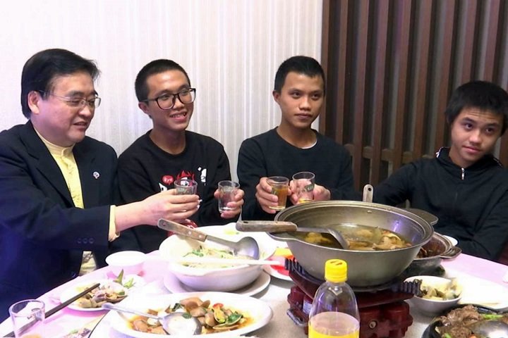 「合吃一碗麵」感動全台！孝順5兄妹「16年後不負母遺願」　「她勇奪新人獎」爸爸欣慰喊：沒做歹