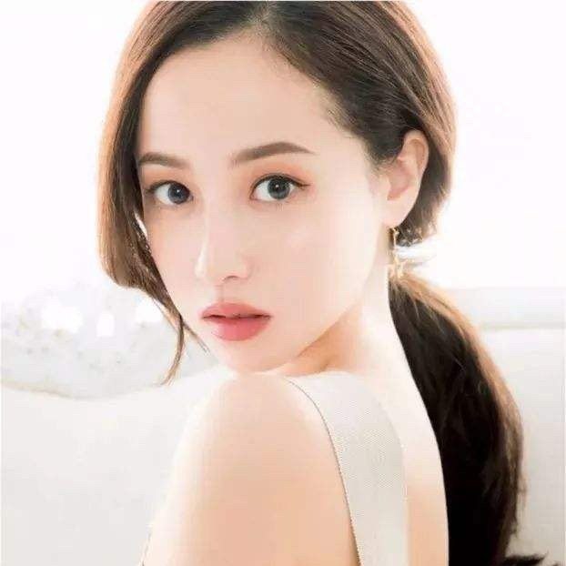 當年是國民女神！氣質女星憑藉「清純美顏爆紅」　卻遭負面新聞纏身「聲量一落千丈」