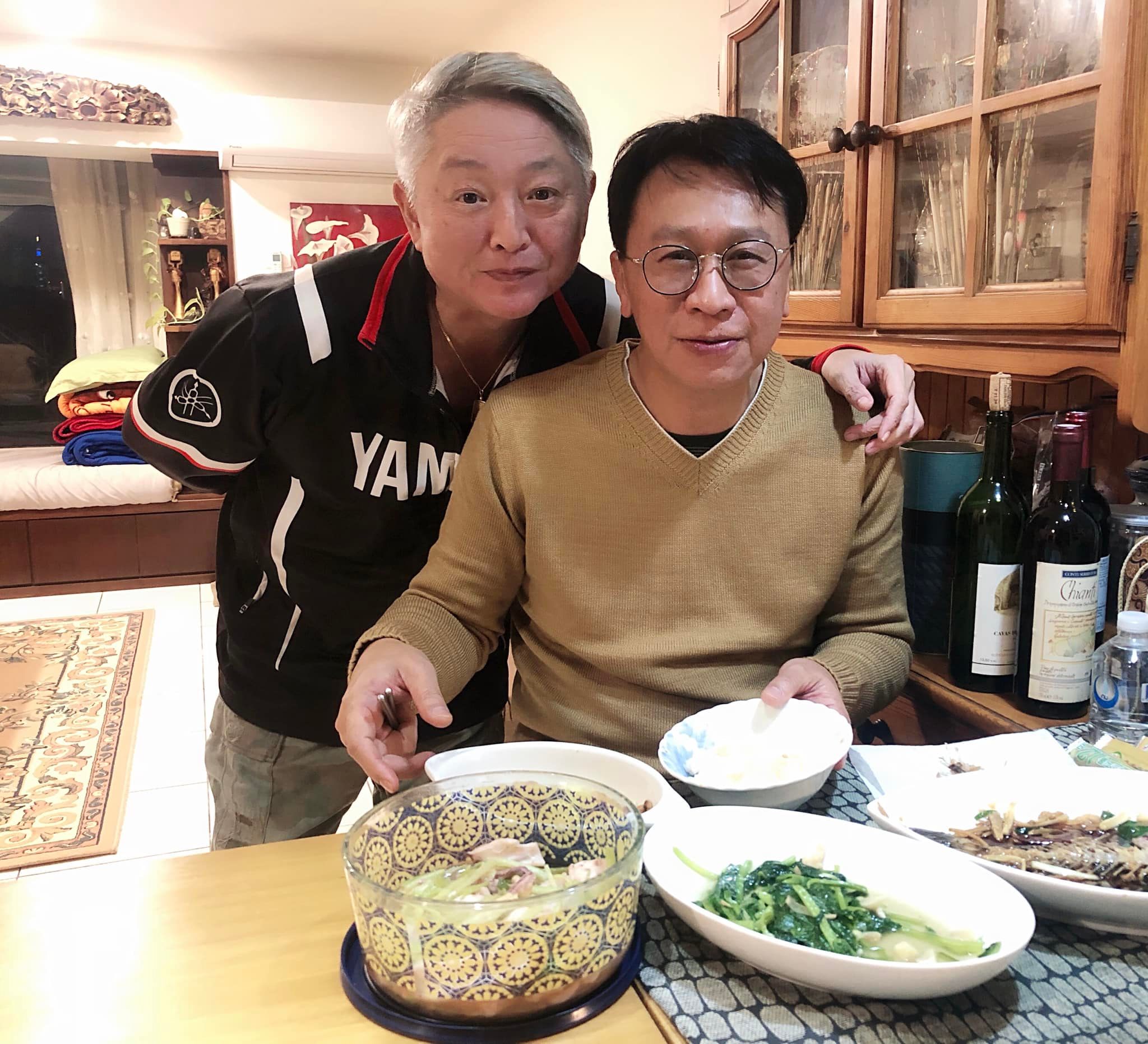 57歲男星爆「半年不良於行」！無奈清創也沒用「走一步痛一步」　「最新病況曝光」網湧入關心