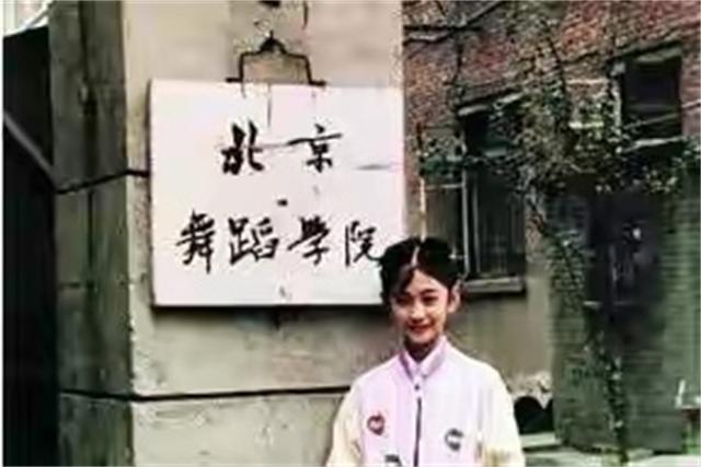 愛上已婚大咖想分手! 50歲影后「遭雇13人爆打」難受孕 今甜嫁「20億身家閨密」