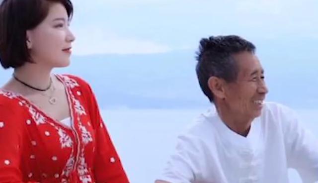 被親生父母丟草叢！50歲老翁「拾荒養大棄嬰」放棄姻緣　今成上億CEO「為養父賣掉公司」：餘生讓你享受