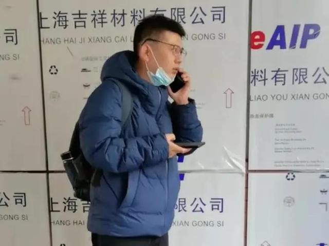 信守承諾！少年都市身無分文「暖阿姨掏零錢借他」　18年後千里迢迢還款「故意剩1元沒還」卻被讚爆
