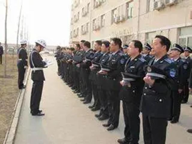 信守承諾！少年都市身無分文「暖阿姨掏零錢借他」　18年後千里迢迢還款「故意剩1元沒還」卻被讚爆