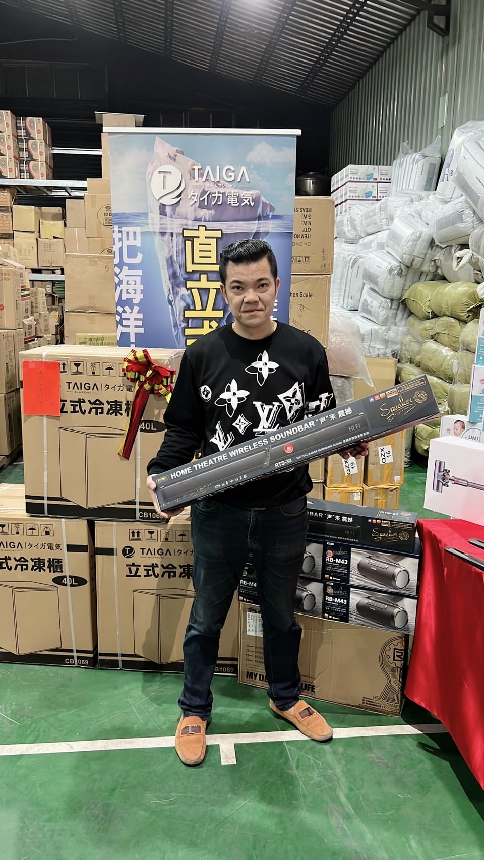 曾欠債近億！王三郎「夜市叫賣轉戰直播」日睡不到3小時　熬成天王「開口就吸粉」創千萬業績