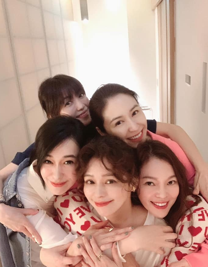 女人何苦為難女人？曾馨瑩罕說重話「遭朋友背叛心痛」曬照強顏歡笑　「正向面對喊話惹心疼」過來人貼心安慰