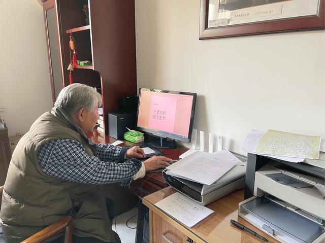 老同學你在嗎？80歲爺爺錯發簡訊「誤傳給陌生高中生」　意外變忘年之交「揭開動人往事」結局感動全網