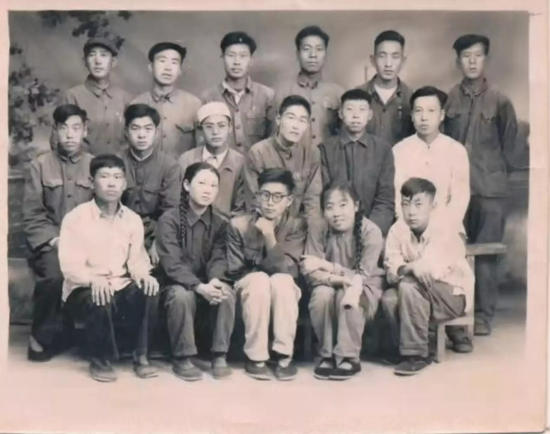 老同學你在嗎？80歲爺爺錯發簡訊「誤傳給陌生高中生」　意外變忘年之交「揭開動人往事」結局感動全網