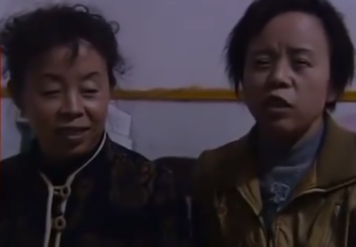 一模一樣！她們做閨蜜34年後「突然做DNA」竟是雙胞姐妹　揭開多年真相：狠心父決定「讓親母早逝」
