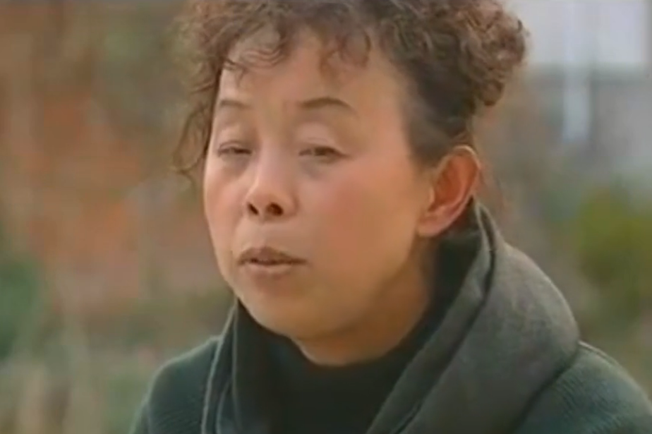 一模一樣！她們做閨蜜34年後「突然做DNA」竟是雙胞姐妹　揭開多年真相：狠心父決定「讓親母早逝」