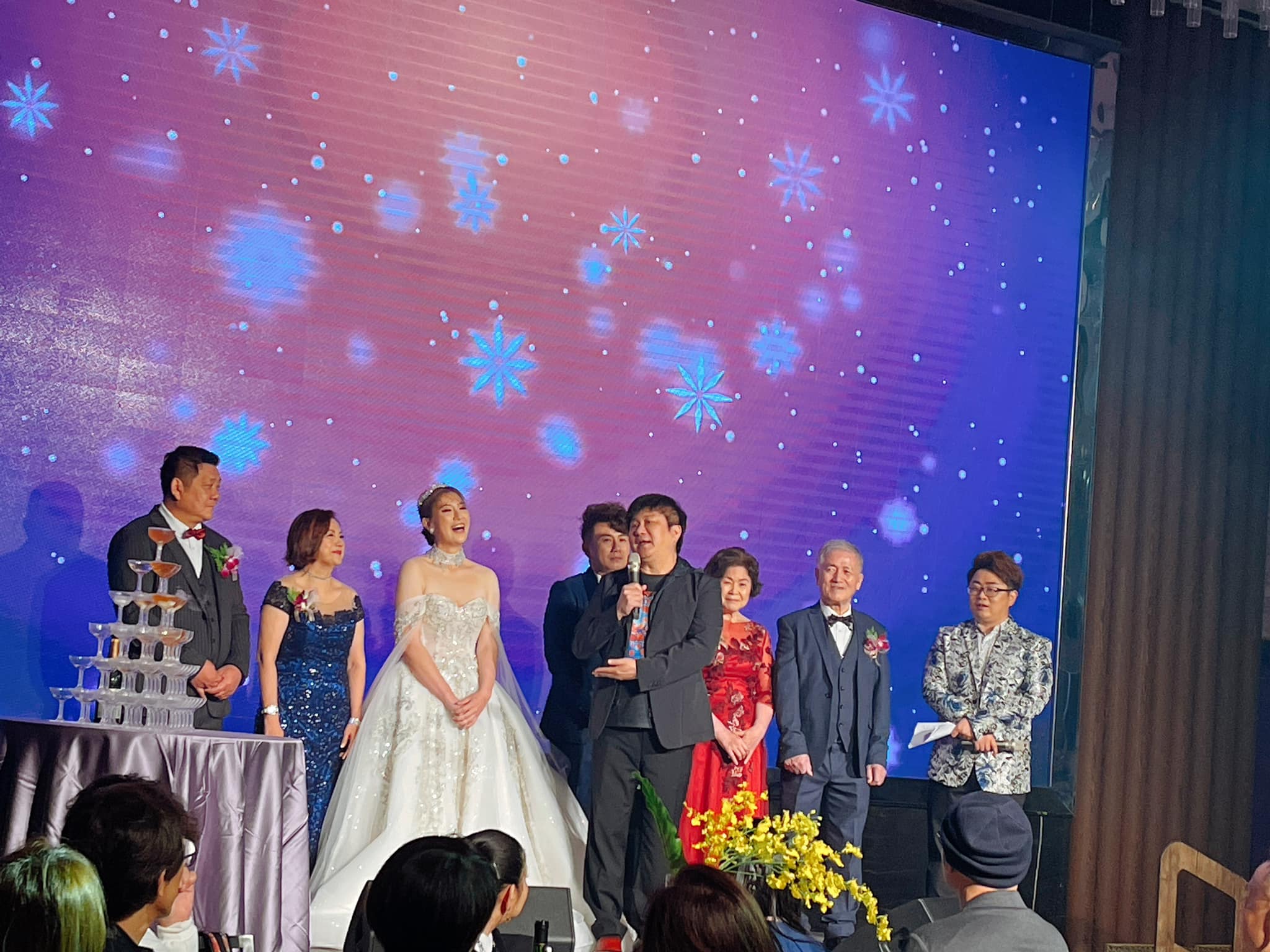 狂鏟30公斤披白紗！郭婷筠大婚「穿深V透視婚紗」辣翻　羞曝「二胎計畫」感動喊：老公對我是真愛❤