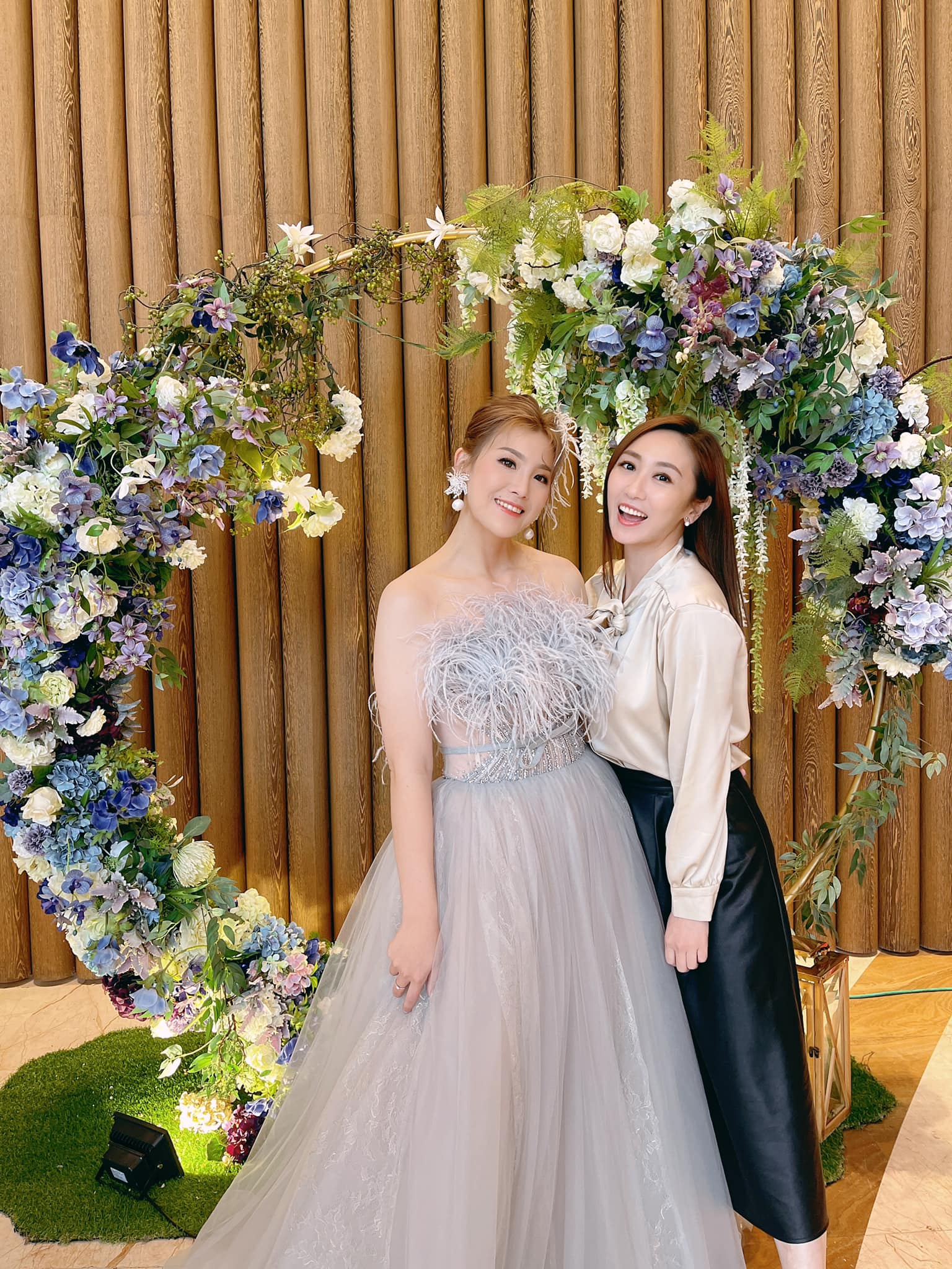 狂鏟30公斤披白紗！郭婷筠大婚「穿深V透視婚紗」辣翻　羞曝「二胎計畫」感動喊：老公對我是真愛❤