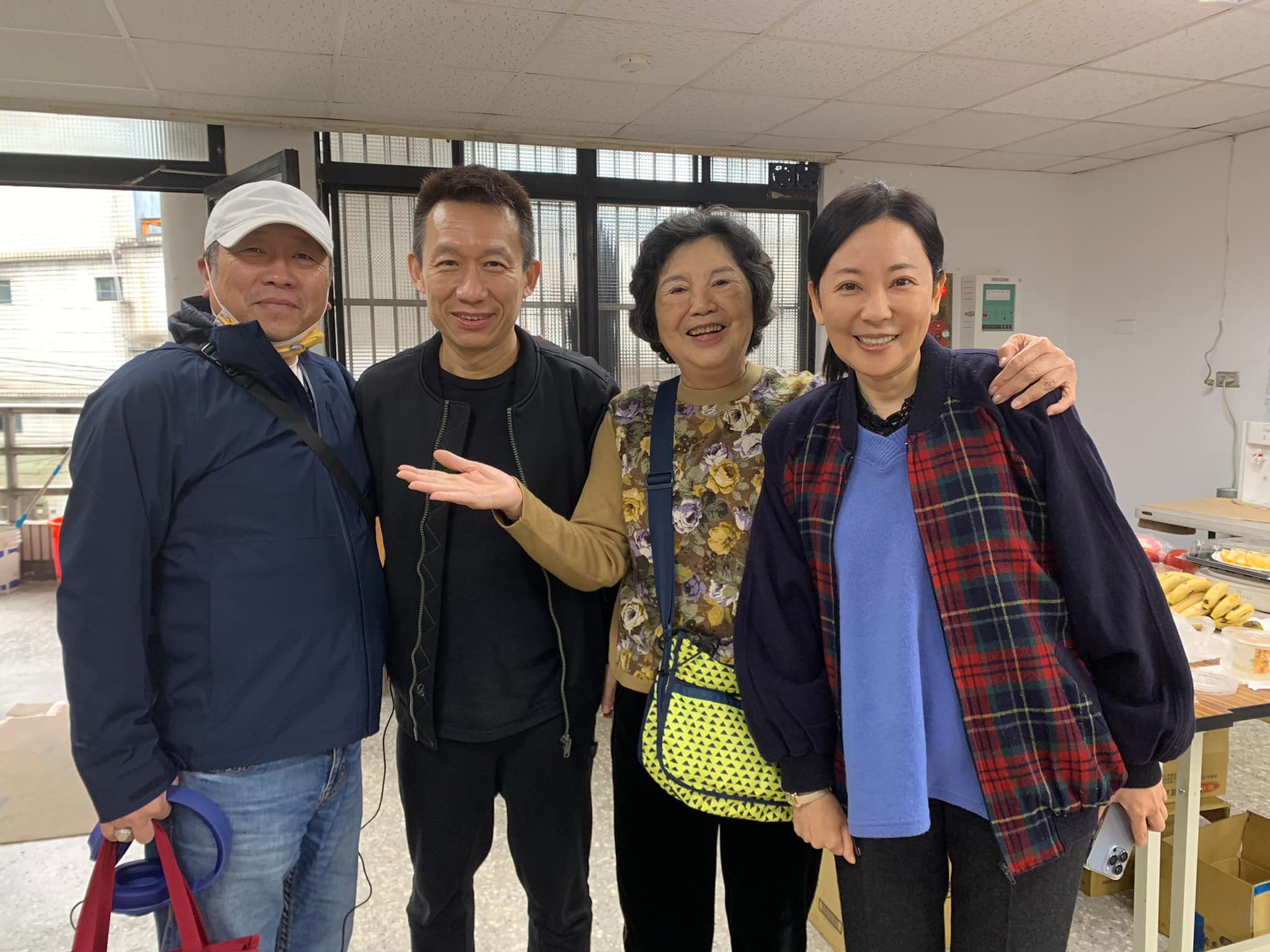 罹病無法站！國民阿嬤「曾痛到不能睡」求助喊：怎麼辦　況明潔「突PO照曝近況」：羨慕能像她