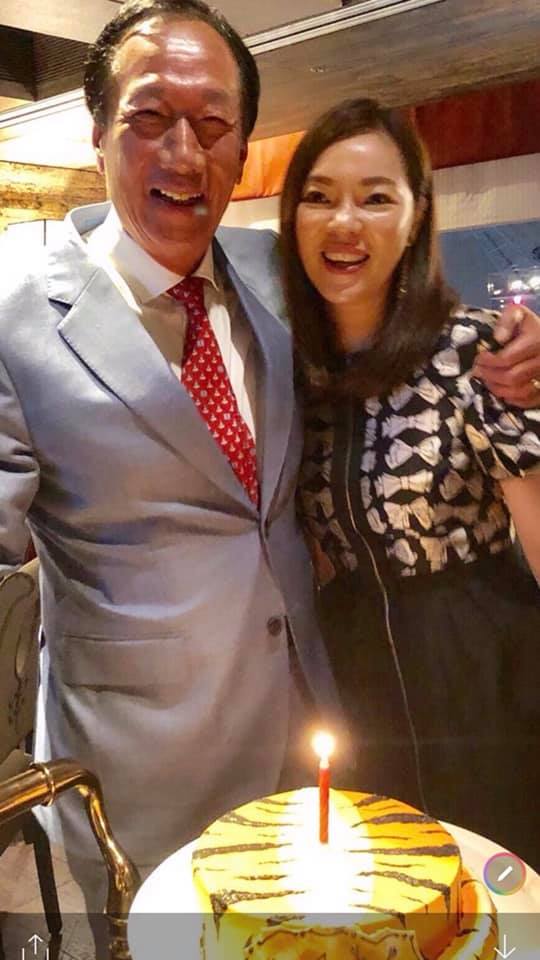 才吐貴婦圈黑暗面！曾馨瑩謝「愛我的人助度低潮」坦承煩惱很多　後續發展曝光「罕見撒嬌討抱」吐露心聲