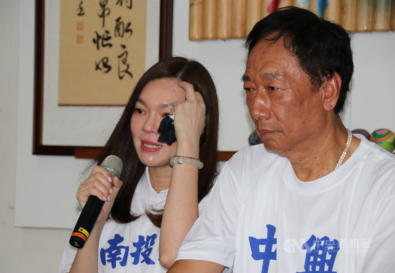 才吐貴婦圈黑暗面！曾馨瑩謝「愛我的人助度低潮」坦承煩惱很多　後續發展曝光「罕見撒嬌討抱」吐露心聲