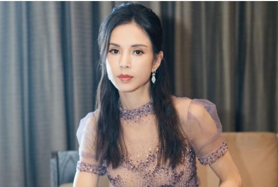 錯付10年青春！最美小龍女有求必應「戀情卻成一場空」　三度被甩後「55歲近況曝光」取悅自己就好