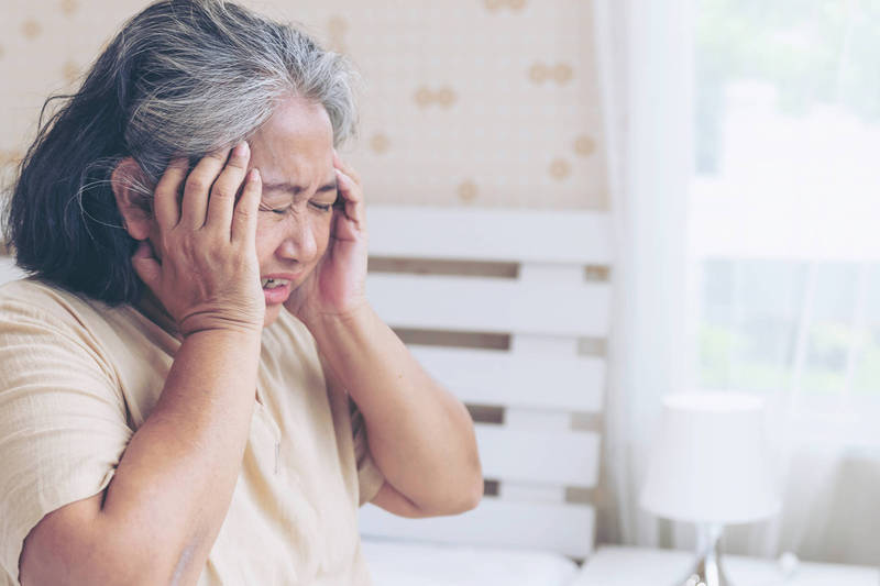 曬衣服突小中風！65歲嬤不愛喝水「靠每天吃超級蔬菜」　3個月檢查結果「連醫生都甘拜下風」