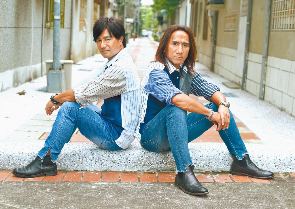事業巔峰遇最慘低潮！動力火車罕吐「奪金曲卻邀約歸零真相」只求重來　今驕傲吐「月花300元辛酸史」：熬過來了