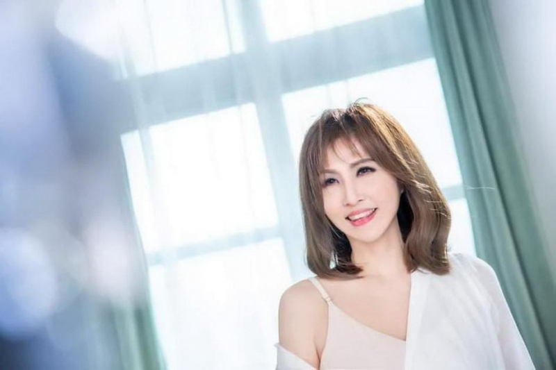 急尋救命恩人！48歲台語女唱將「行駛出意外夾車內」驚悚過程曝光　難忘對方「2次相助幫脫險」盼當面謝恩