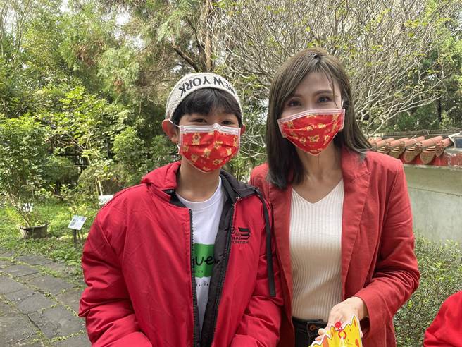 急尋救命恩人！48歲台語女唱將「行駛出意外夾車內」驚悚過程曝光　難忘對方「2次相助幫脫險」盼當面謝恩