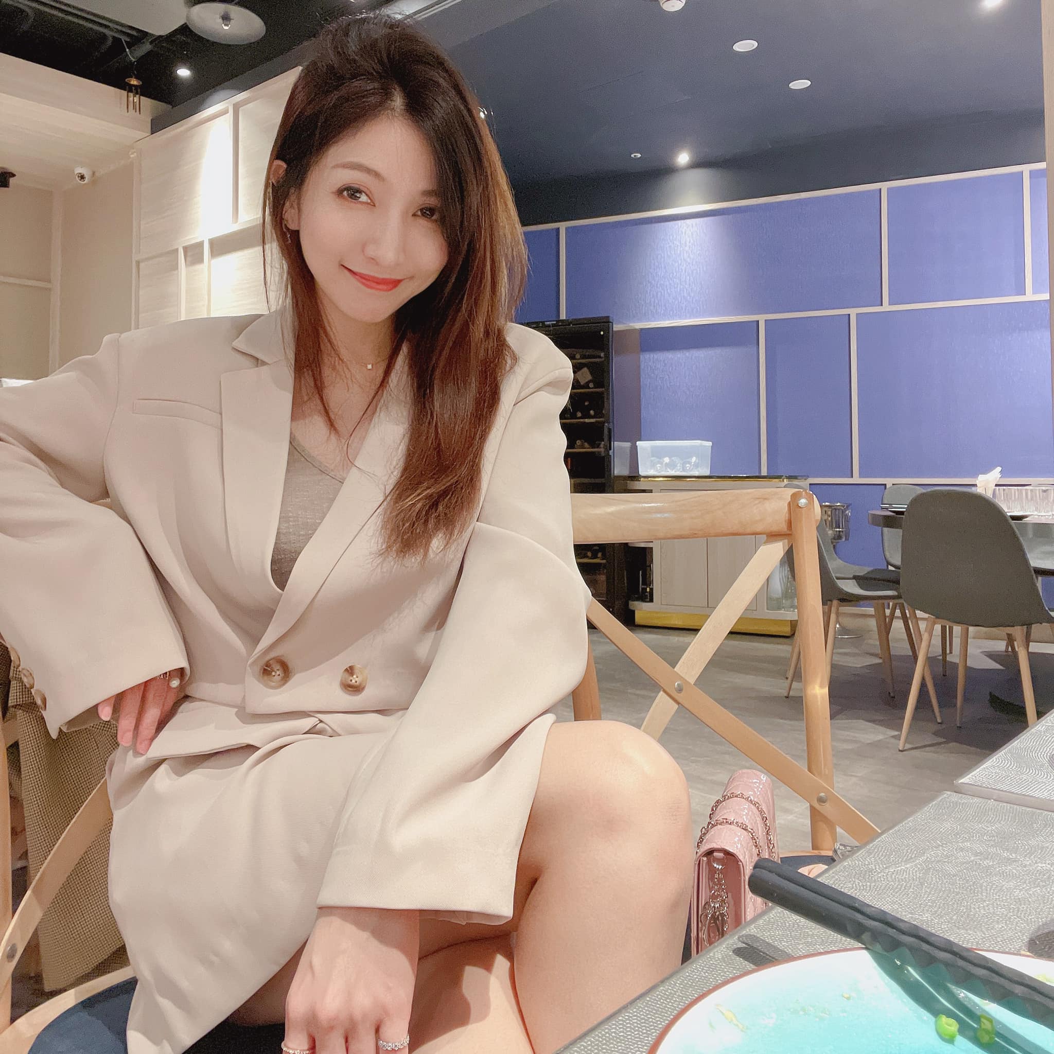 隔壁桌阿嬤教訓孫子「再不乖叫警察來」！阿翔老婆「當場制止」對方錯愕到不行