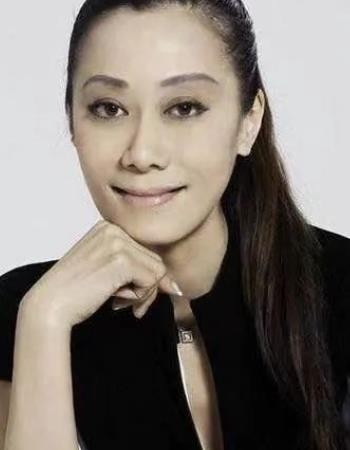 甩臉繼母林青霞！富商父再婚生子「親媽4婚4離」　她連生兩胎「願當未婚媽媽」：父母婚姻影響我一輩子