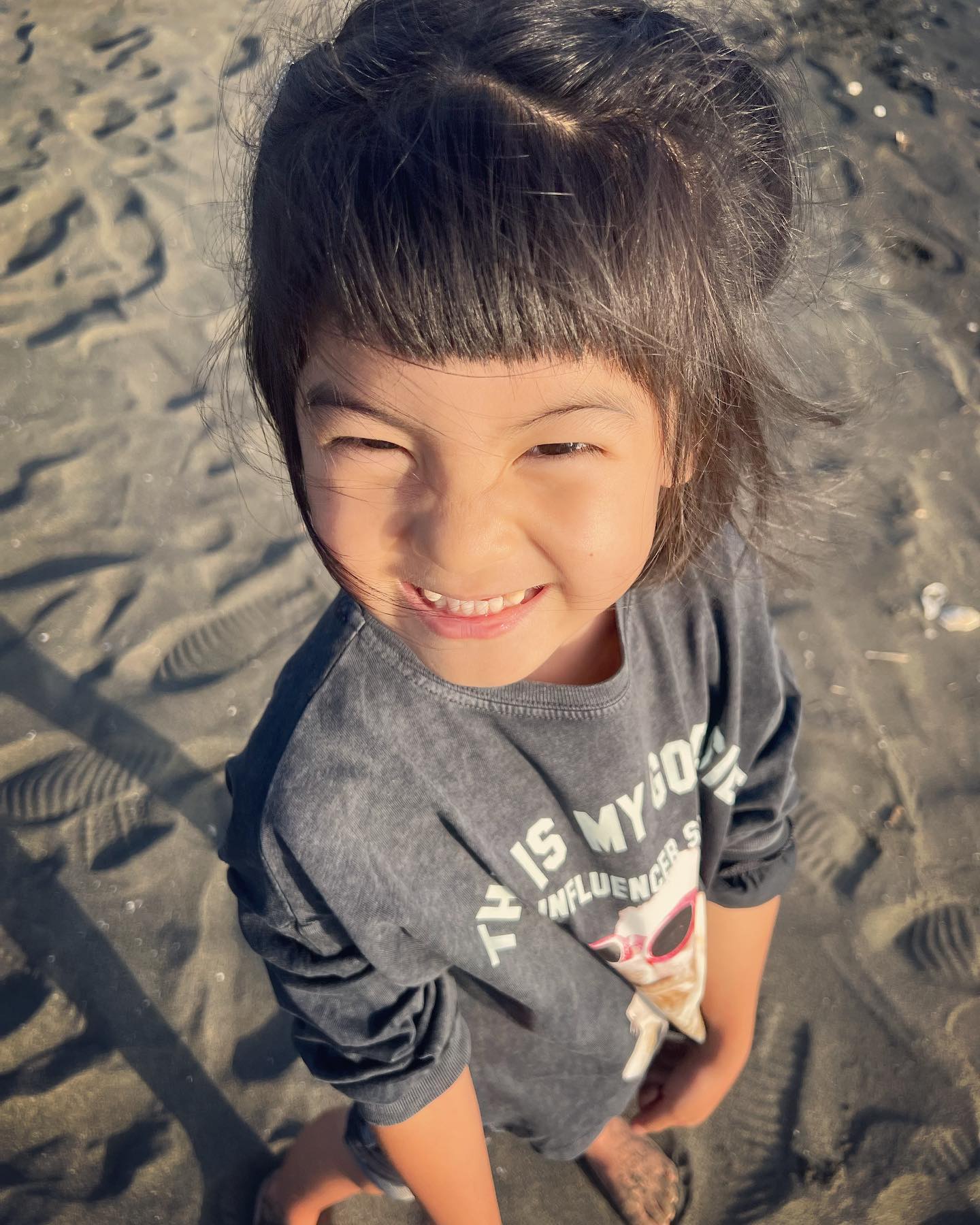 絕美公主造型曝光！賈靜雯自爆「波妞眼神超有愛」撩到她心坎　「每天向媽媽花式傳情」浪漫程度大勝老公