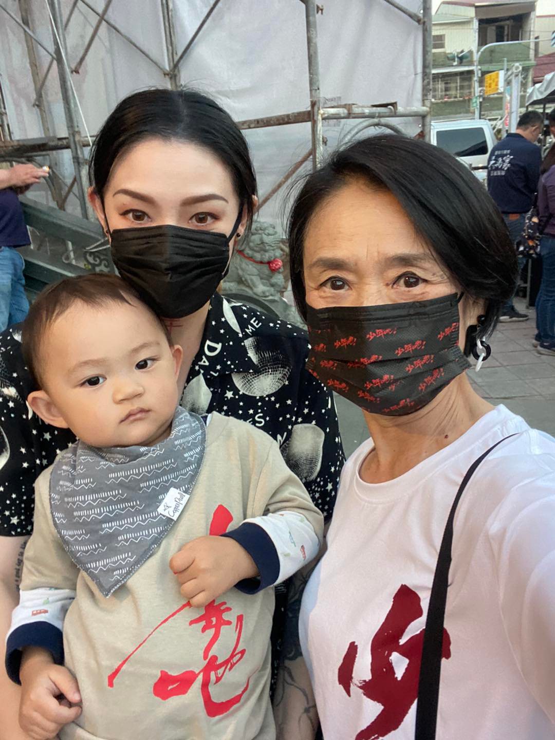 善用老年兩張卡！譚艾珍「手握敬老卡」興奮喊：終於能為自己活　「從小黃司機學到一堂課」不靠兒女養老