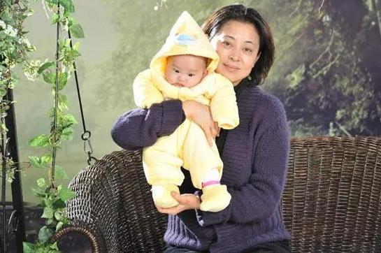 歷經千辛萬苦！她與男友8年情「敵不過小三懷孕」　婚後又被拋下「獨養兒12年獲幸福結局」卻嘆：如有來生願無至親