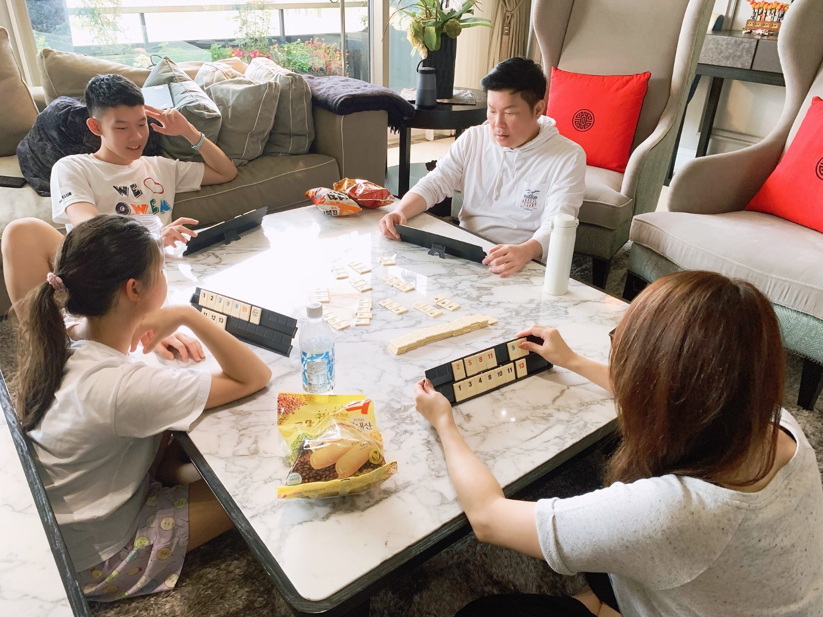 霸氣護妻！曾國城老婆遭拍「和神祕男逛街暢聊」　他怒揭身份「我們只差沒結拜」