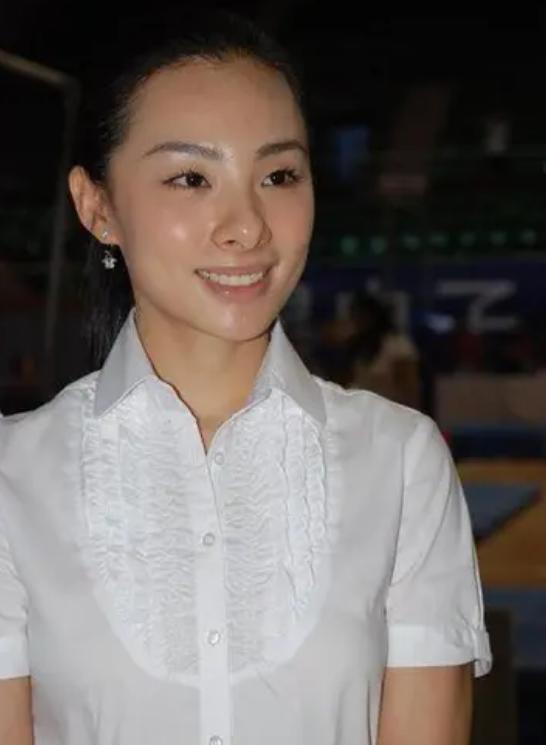 不嫁豪門嫁愛情！體操皇后獲獎無數「閃嫁窮學生」　如今「40歲現況曝光」網驚：幸福是無價的