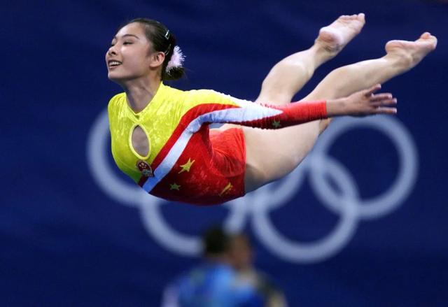 不嫁豪門嫁愛情！體操皇后獲獎無數「閃嫁窮學生」　如今「40歲現況曝光」網驚：幸福是無價的