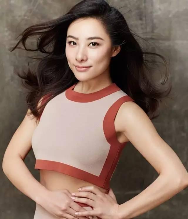 不嫁豪門嫁愛情！體操皇后獲獎無數「閃嫁窮學生」　如今「40歲現況曝光」網驚：幸福是無價的