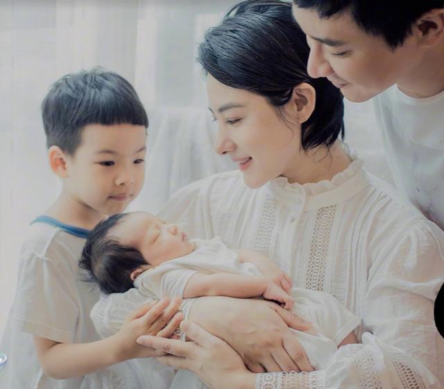 不嫁豪門嫁愛情！體操皇后獲獎無數「閃嫁窮學生」　如今「40歲現況曝光」網驚：幸福是無價的