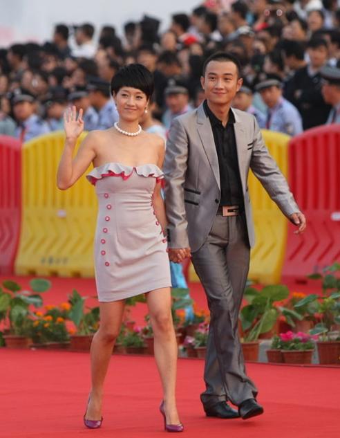 貌合神離！丈夫出軌後「她隱忍5年才離婚」　7年後「逆襲成女強人」原諒背後不簡單