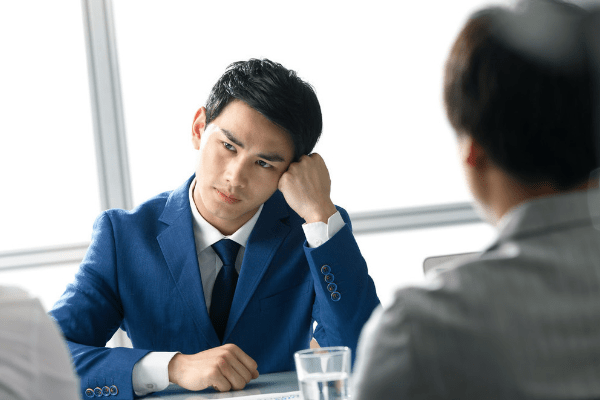 面試官：兩個「月」合起來是什麼字？女博士脫口而出：「朋」！當場被淘汰 