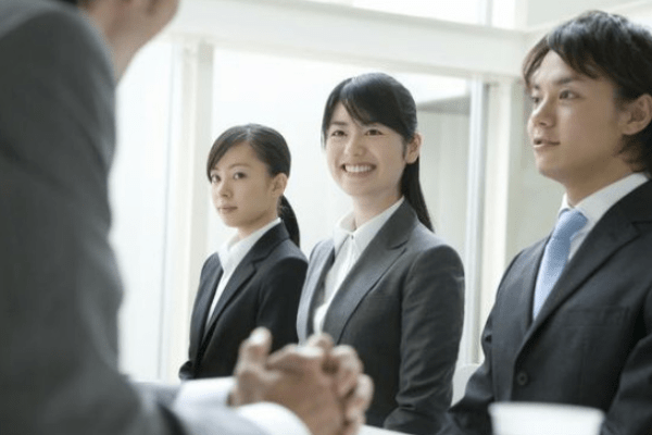 面試官：兩個「月」合起來是什麼字？女博士脫口而出：「朋」！當場被淘汰 