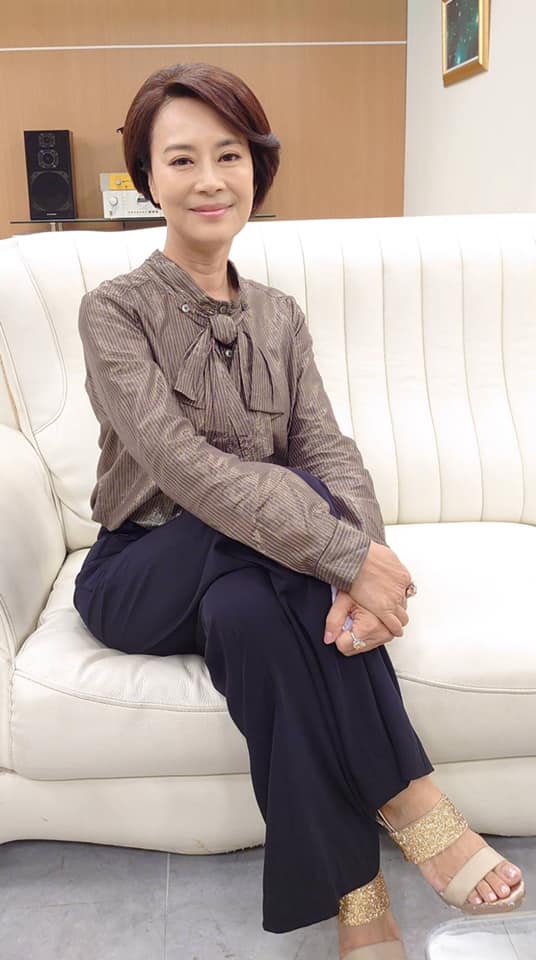 才講完電話就走了！56歲八點檔女星「3年痛失4家人」患嚴重憂鬱　淚崩「出家前想先輕生」：找不到活著意義