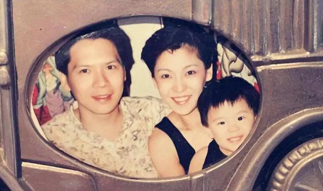 幸不幸福看臉就知！郭碧婷嫁向佐「丈夫變化不大」　婆婆讚不絕口3年後「她如同變了個人」
