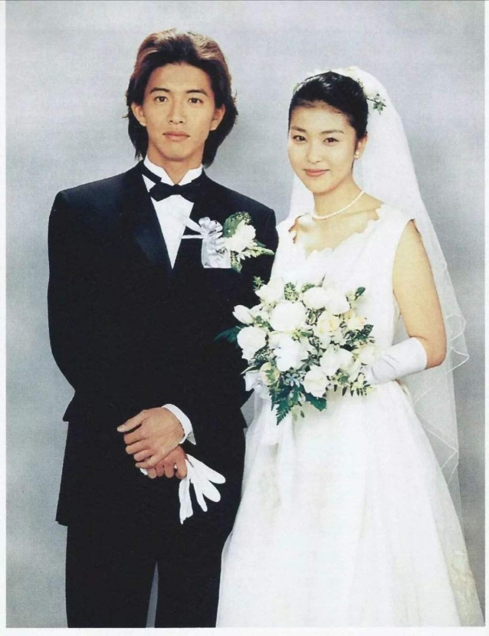 51歲魅力不減！木村拓哉妻子「扣子壞了照樣穿」私下超節儉　兩女兒同框照「繼承獨特時尚感」網驚：媽媽是範本