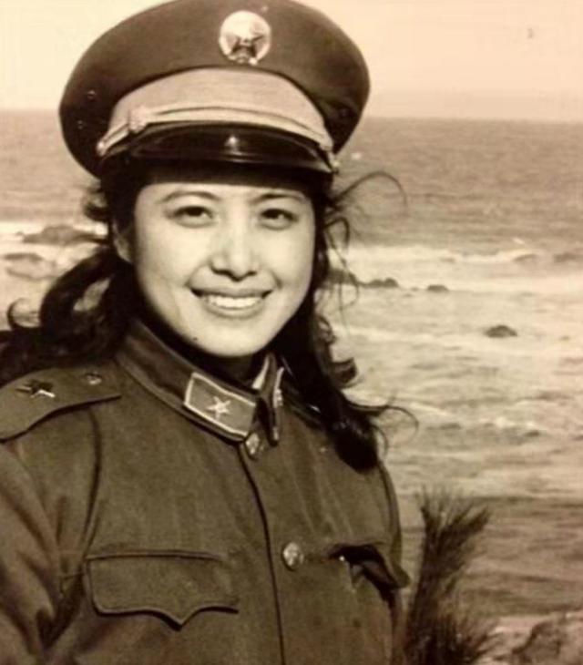 吳玉華：和前夫汪俊有緣無份，二婚嫁給畫家后，兒女雙全無遺憾
