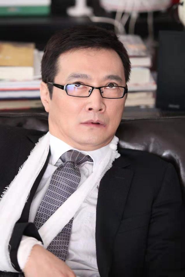 吳玉華：和前夫汪俊有緣無份，二婚嫁給畫家后，兒女雙全無遺憾