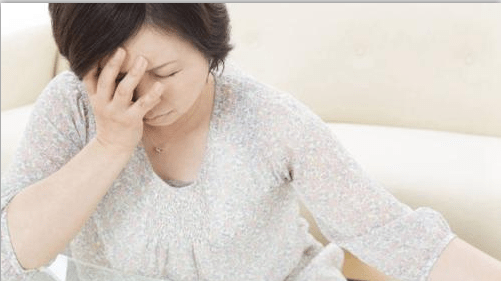 絕經年齡大揭密：晚來真的比較好？專家警告「這時候」還來月經要小心！