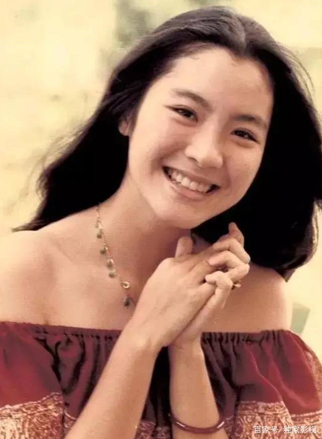 楊紫瓊60歲拍雜誌「渾身綻放魅力」臉上痕跡美翻　被法拉利總裁「寵成像小孩」當自己的女王