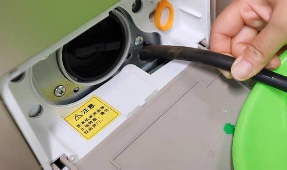 不會全拆清洗？洗衣機隱藏的「小機關」記得每月打開一次　髒水自動流出「衣服越洗越乾淨」