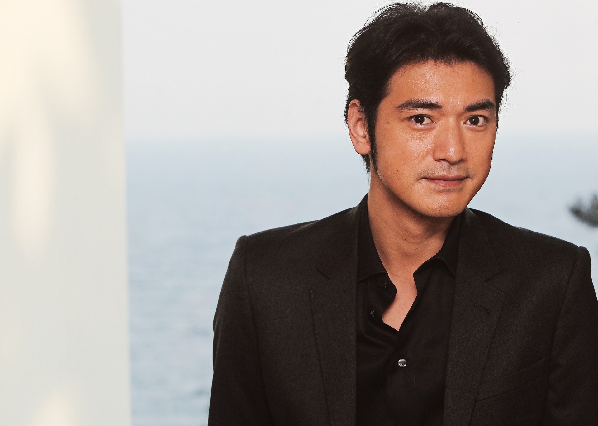 金城武是雙面人?幫空姐簽名「轉身馬上客訴」 她抱不平「假裝客氣答應」網不挺:你們太超過